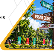 Event Solo Akhir Oktober papan penunjuk arah menuju Balaikota, Mangkunegaran, Pasar Gedhe, dan Jl. Slamet Riyadi di pusat Kota Solo